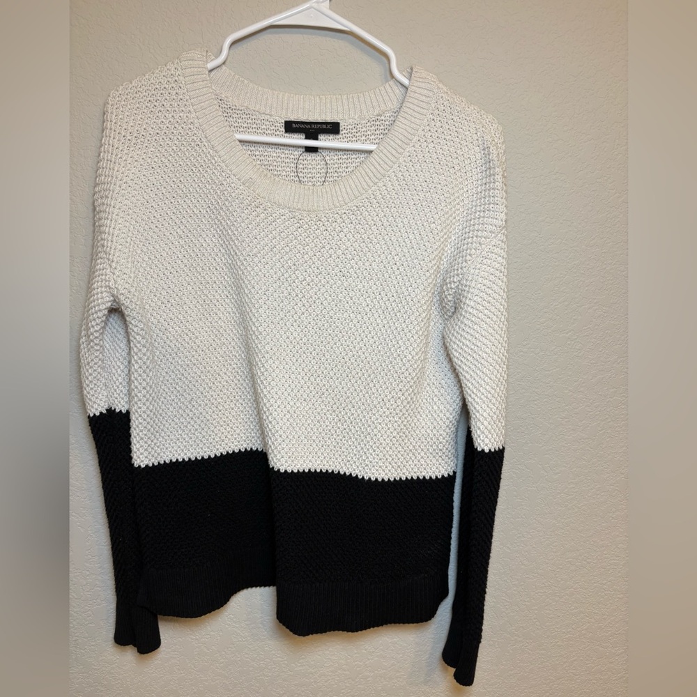 Banana Republic Black and White Crew Neck Sweater